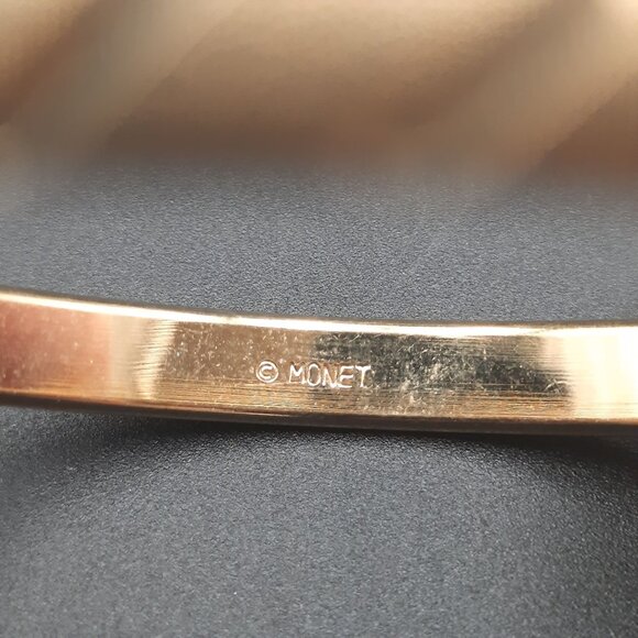 Vintage Monet Gold-Tone Etched‎ Bangle Bracelet - Picture 5 of 6